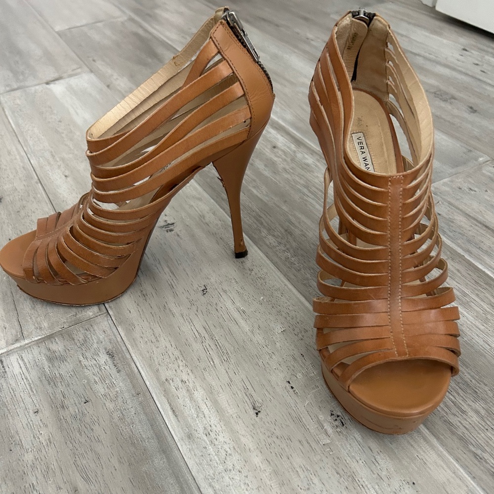 Vera Wang Lavendar Label Platform Heels (38 EU)